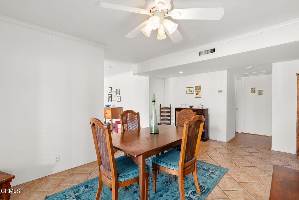 945 S Orange Grove Boulevard E Property Photo 12