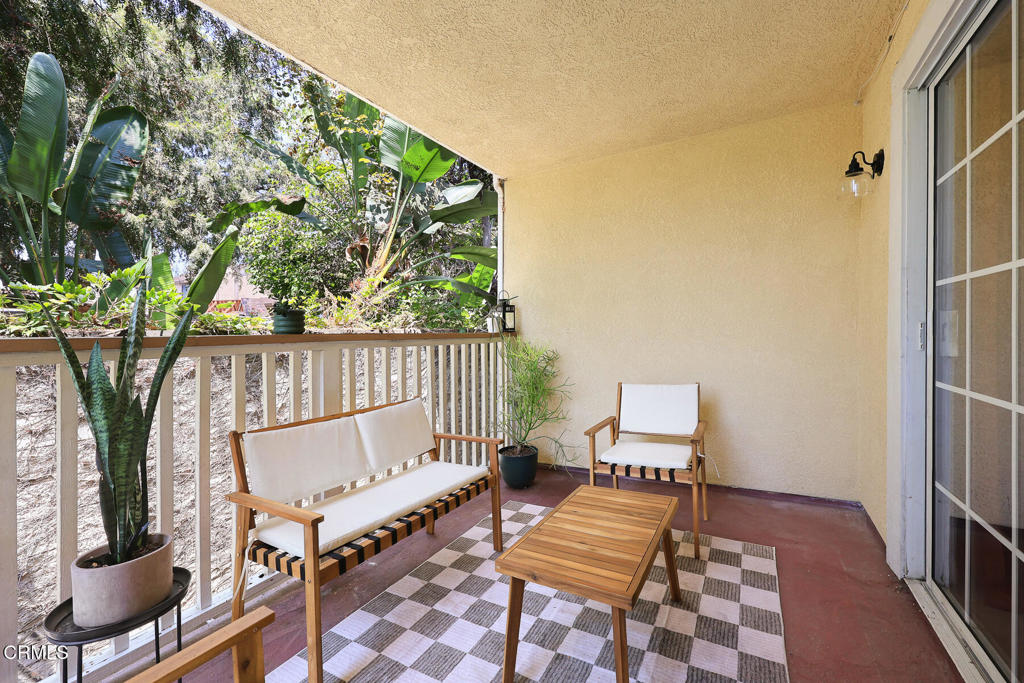 607 W Duarte Road D Property Photo 18
