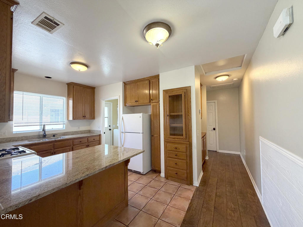 156 S Pacific Avenue Property Photo 8