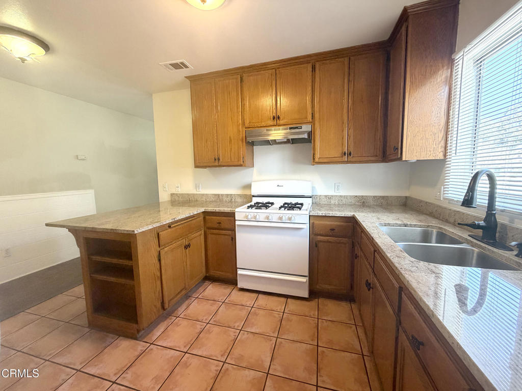 156 S Pacific Avenue Property Photo 9