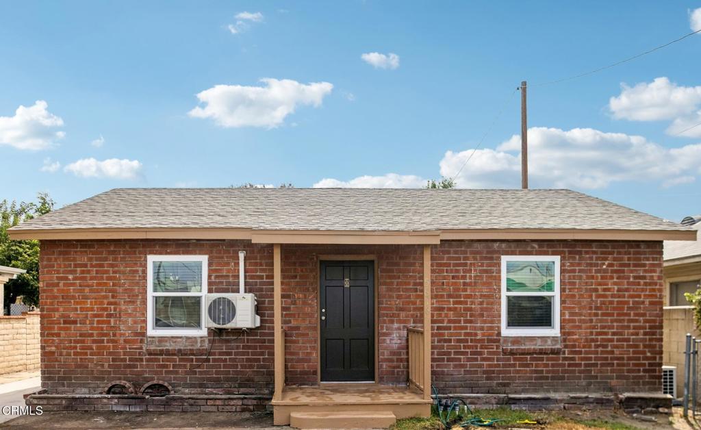 5616 N Gladys Avenue Property Photo 1