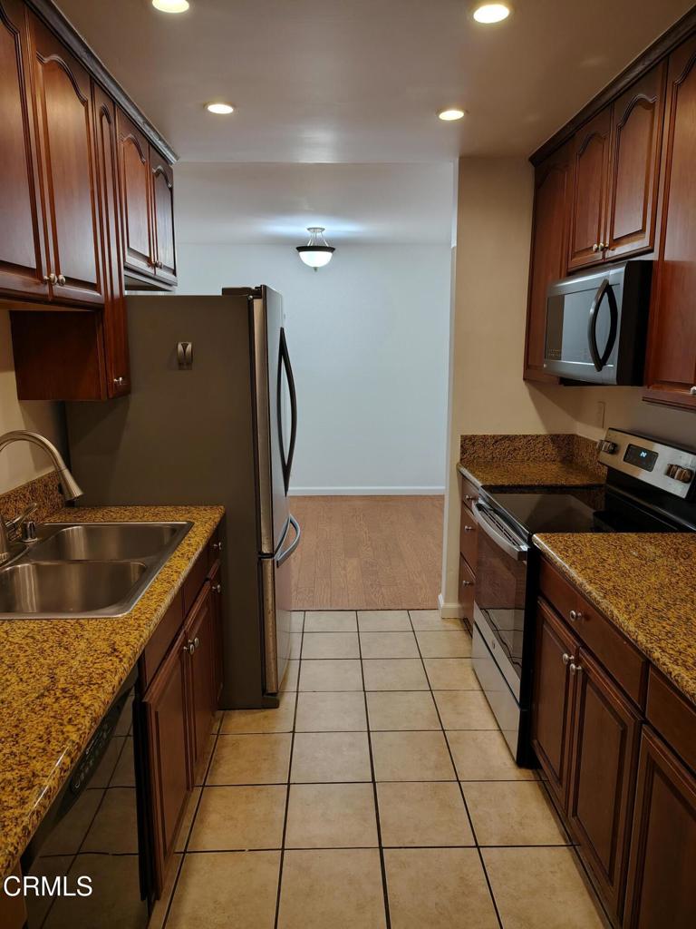 18307 Burbank 51 Property Photo 2