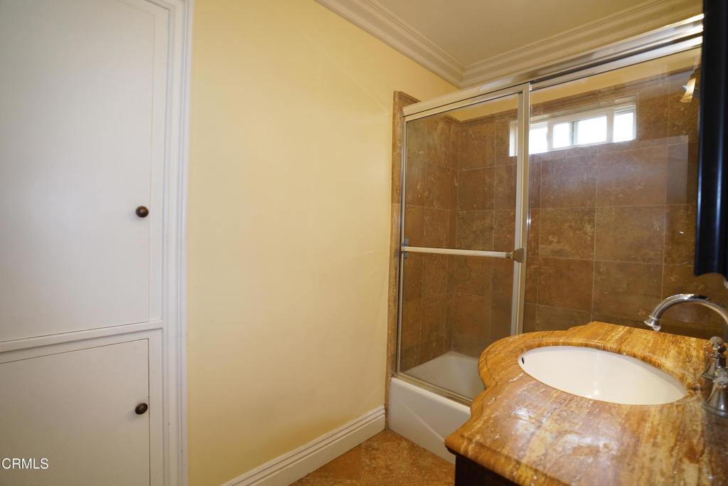 2340 Brigden Road Property Photo 11