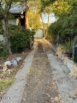 625 E Penn Street Property Photo 4