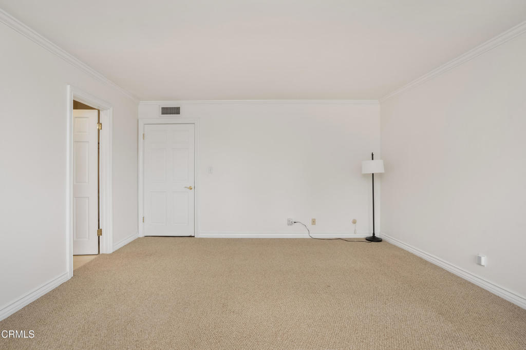 1095 Linda Glen Drive Property Photo 23