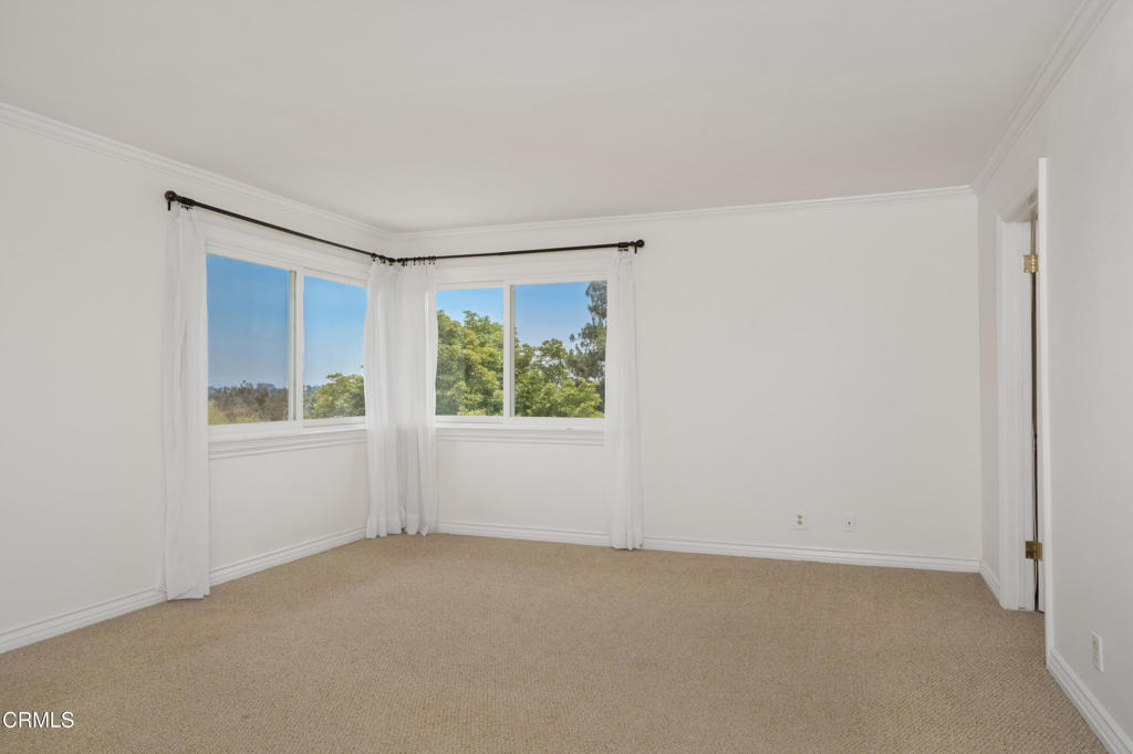 1095 Linda Glen Drive Property Photo 25