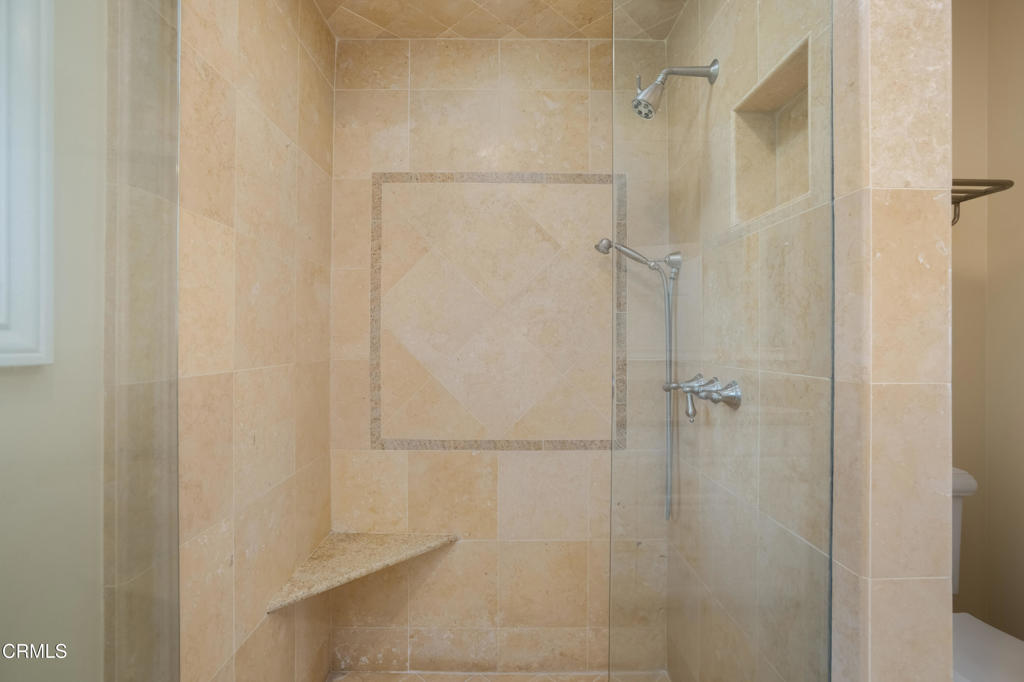 1095 Linda Glen Drive Property Photo 31