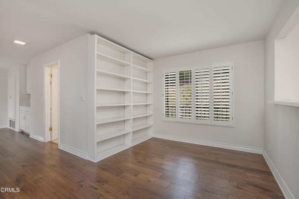 1095 Linda Glen Drive Property Photo 40