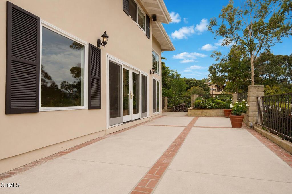 1095 Linda Glen Drive Property Photo 47