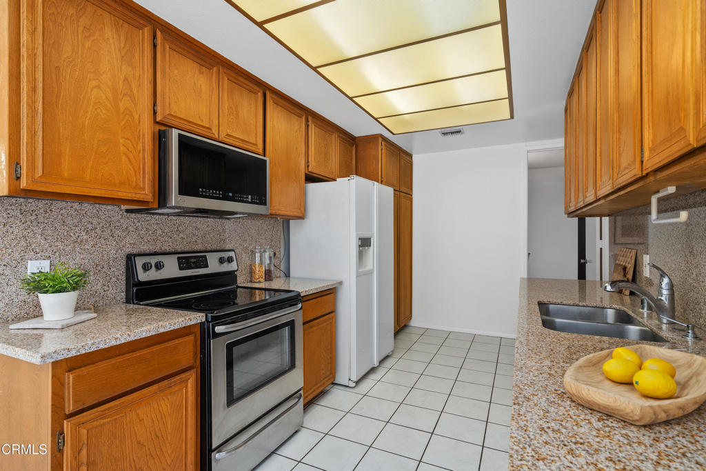 700 S Lake Avenue 309 Property Photo 10