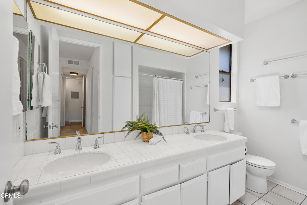 700 S Lake Avenue 309 Property Photo 17