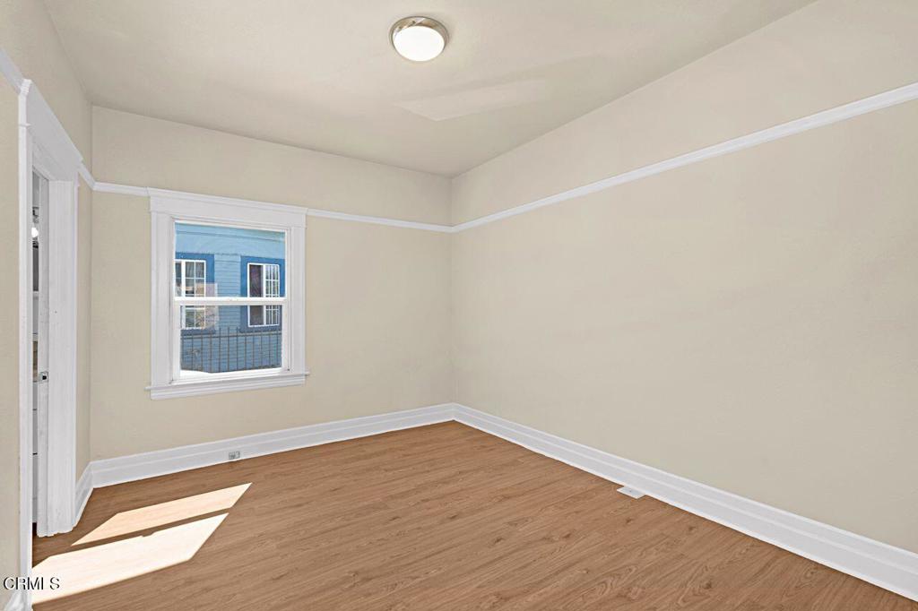 655 E 50th Street Property Photo 10