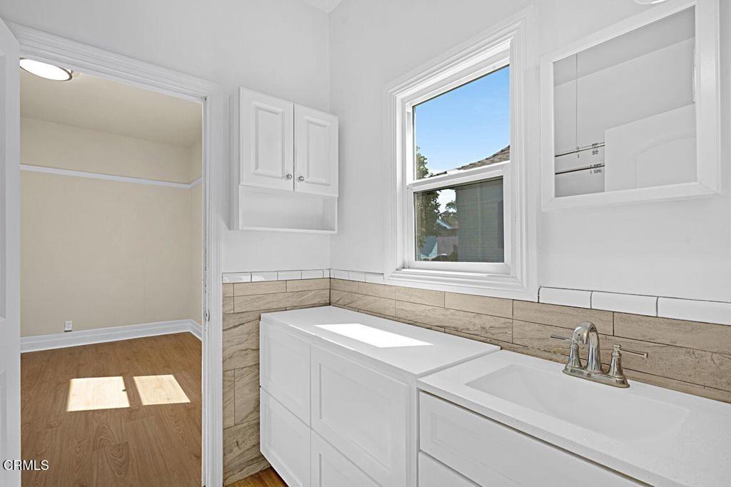 655 E 50th Street Property Photo 13