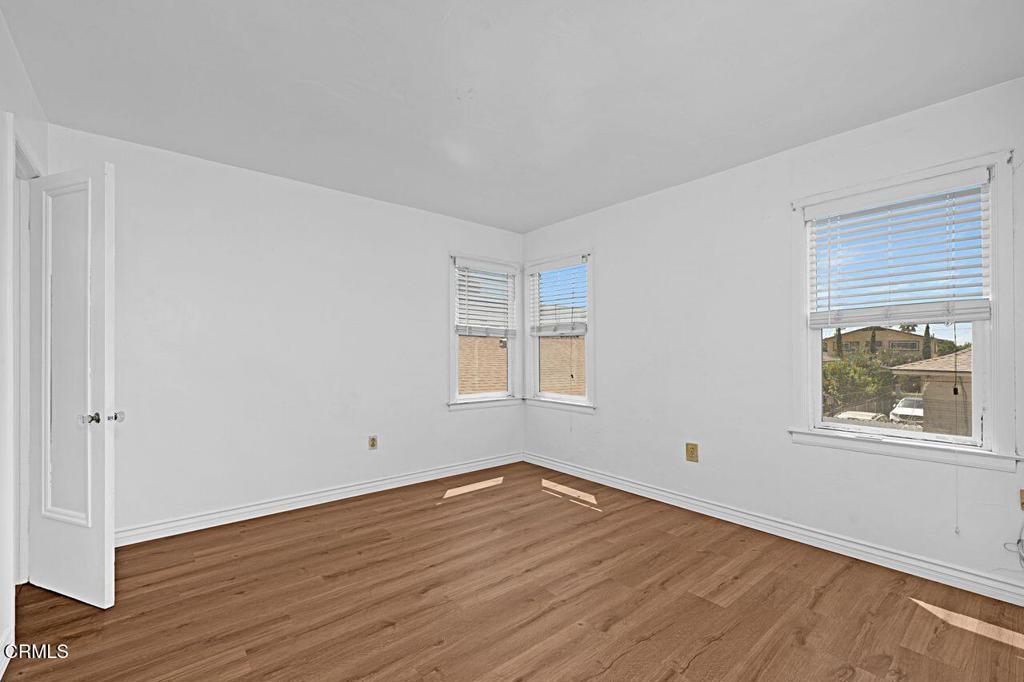 655 E 50th Street Property Photo 24