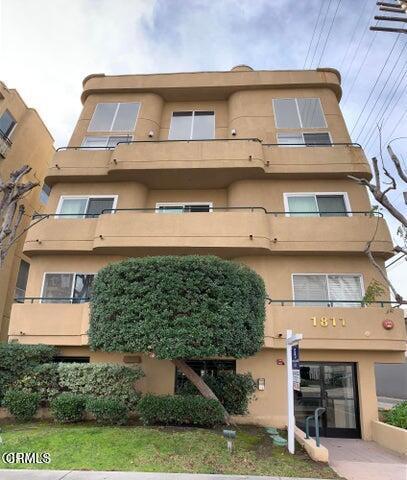 1811 Manning 201 Property Photo 1