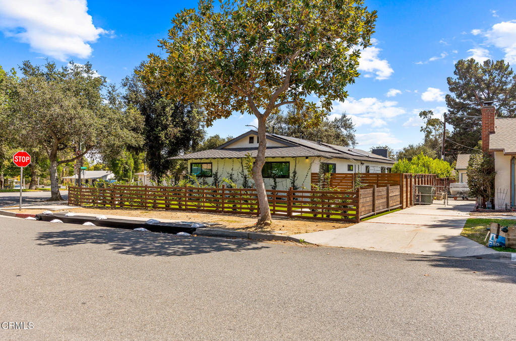 1201 N Altadena Drive Property Photo 3