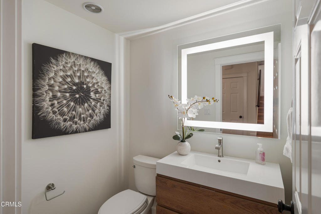 10128 Golden Oaks Avenue Property Photo 17