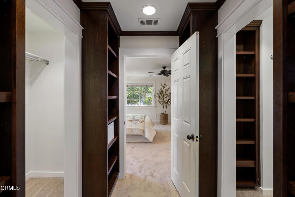 10128 Golden Oaks Avenue Property Photo 25
