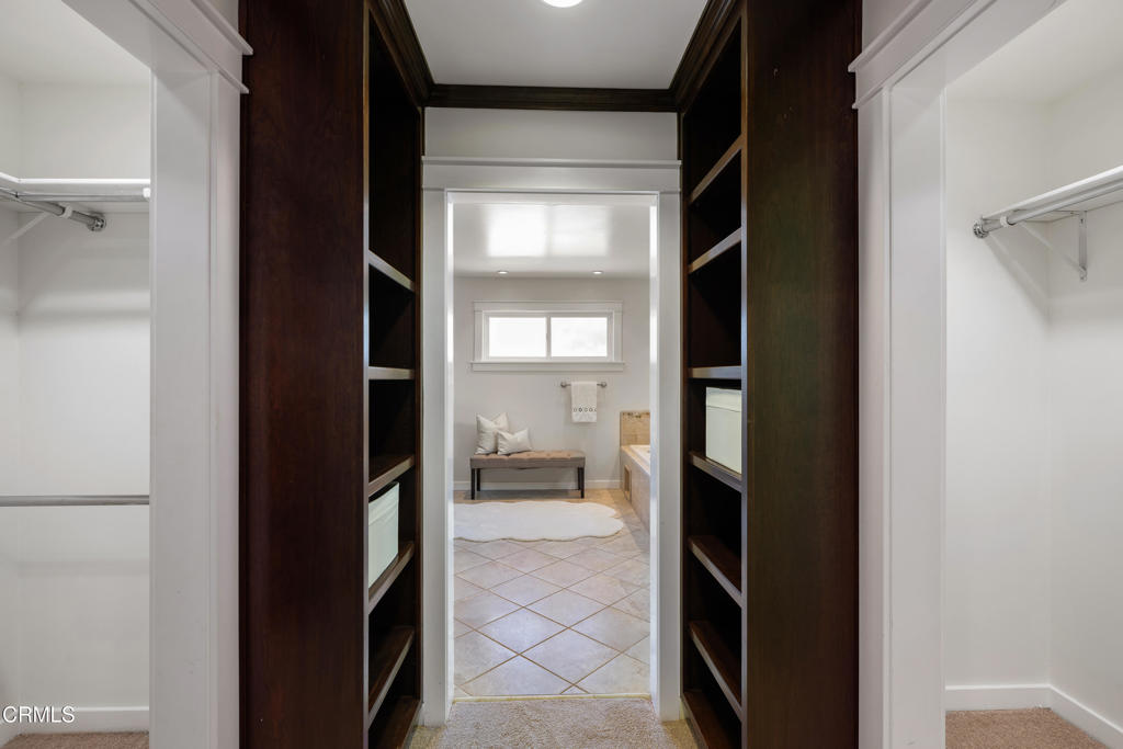 10128 Golden Oaks Avenue Property Photo 26