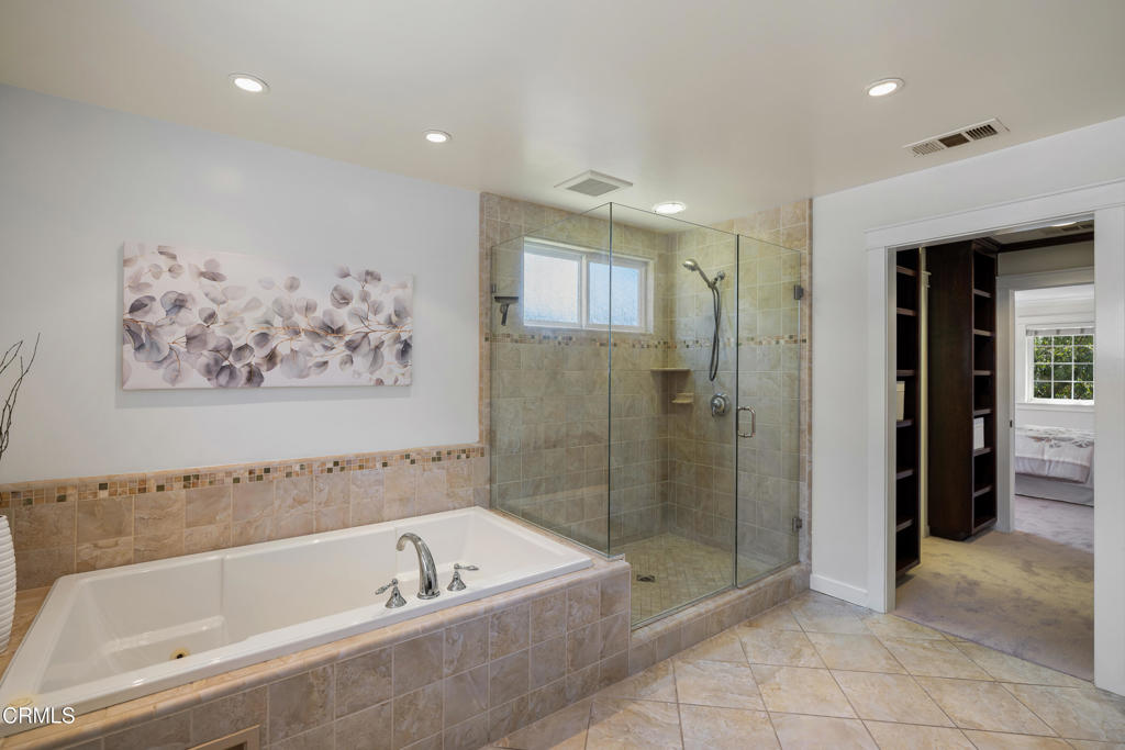 10128 Golden Oaks Avenue Property Photo 29