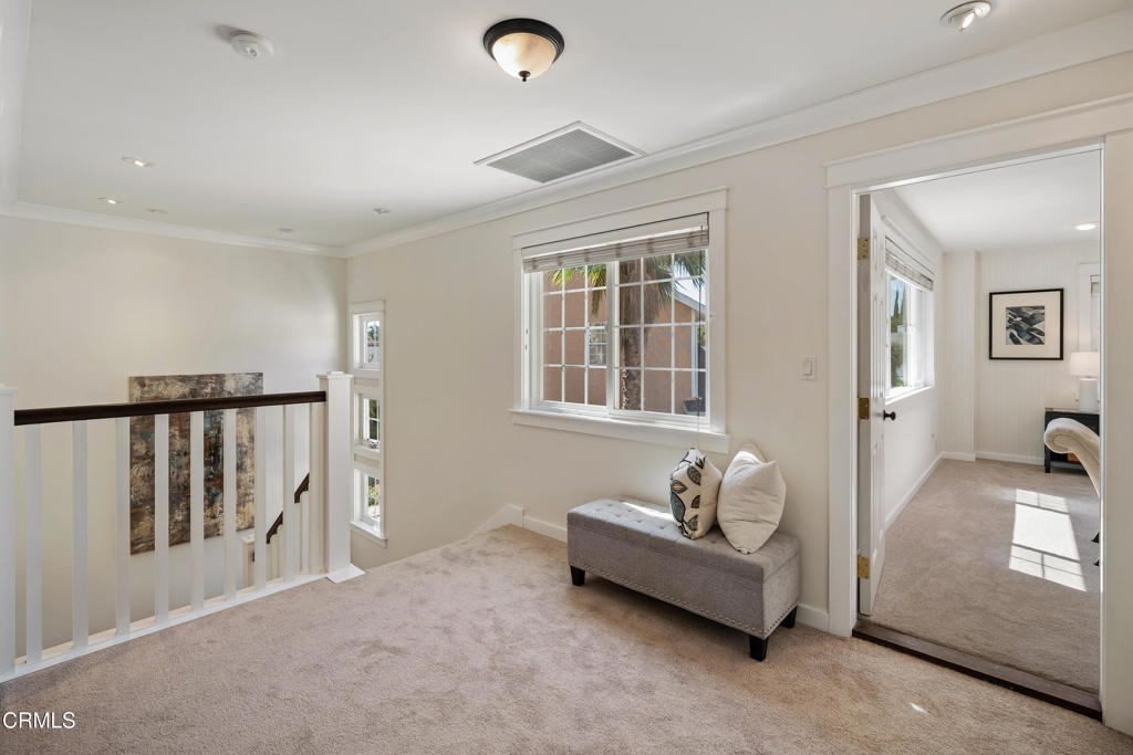 10128 Golden Oaks Avenue Property Photo 33