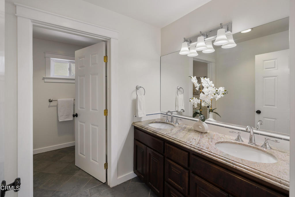 10128 Golden Oaks Avenue Property Photo 36