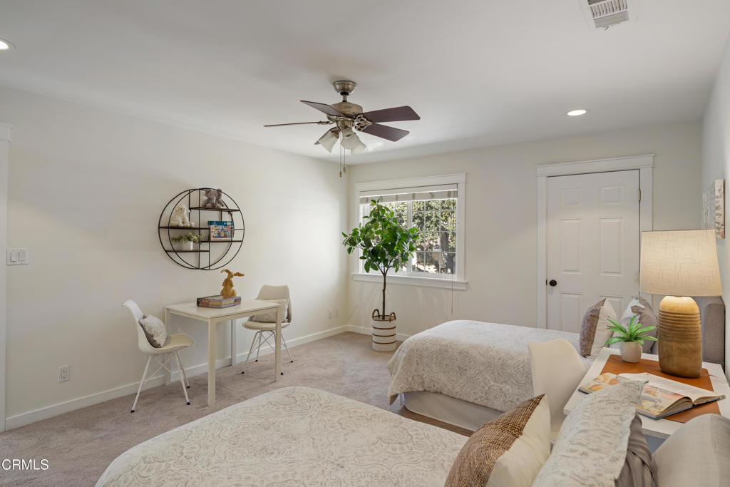 10128 Golden Oaks Avenue Property Photo 39