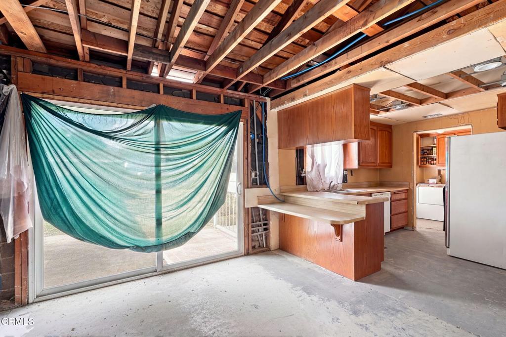 1423 W 8th Street Property Photo 3