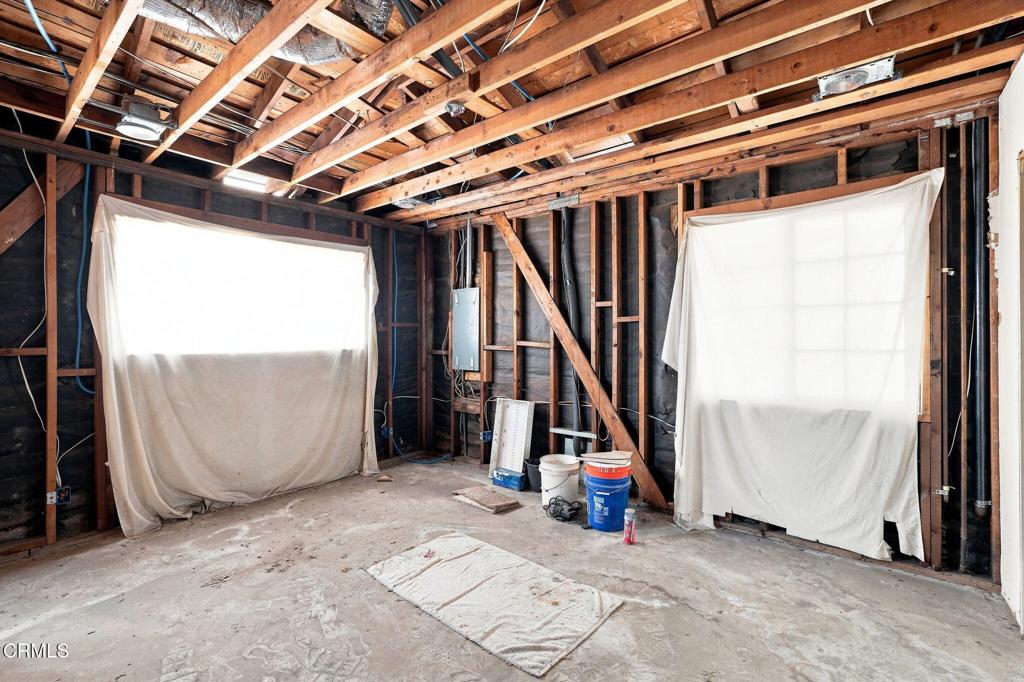 1423 W 8th Street Property Photo 5