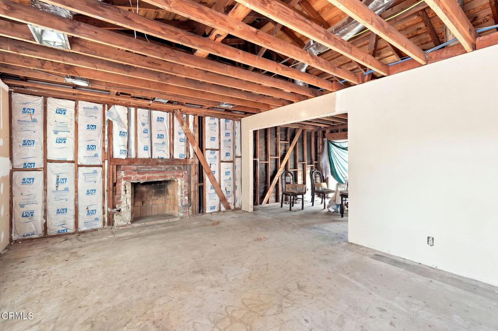 1423 W 8th Street Property Photo 8
