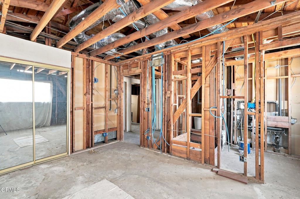 1423 W 8th Street Property Photo 17