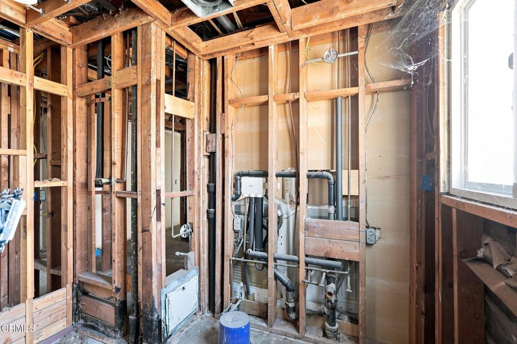 1423 W 8th Street Property Photo 18