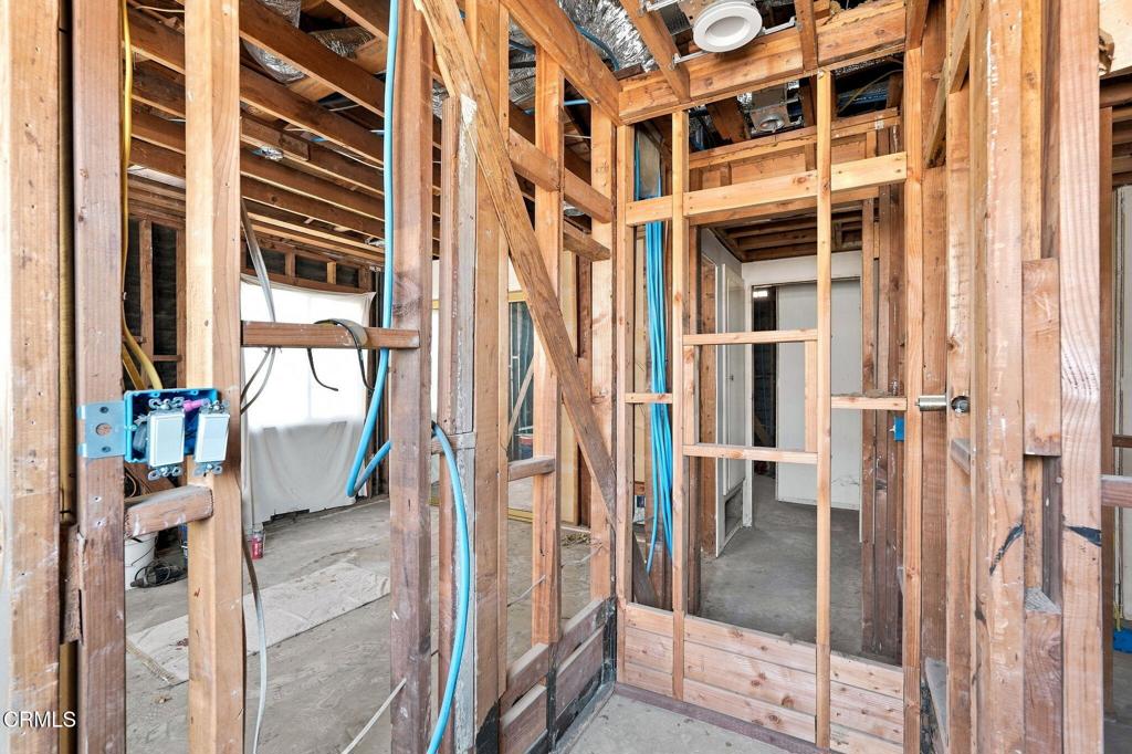 1423 W 8th Street Property Photo 19