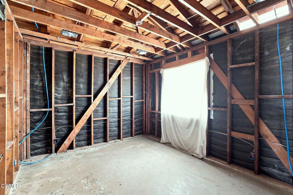 1423 W 8th Street Property Photo 23
