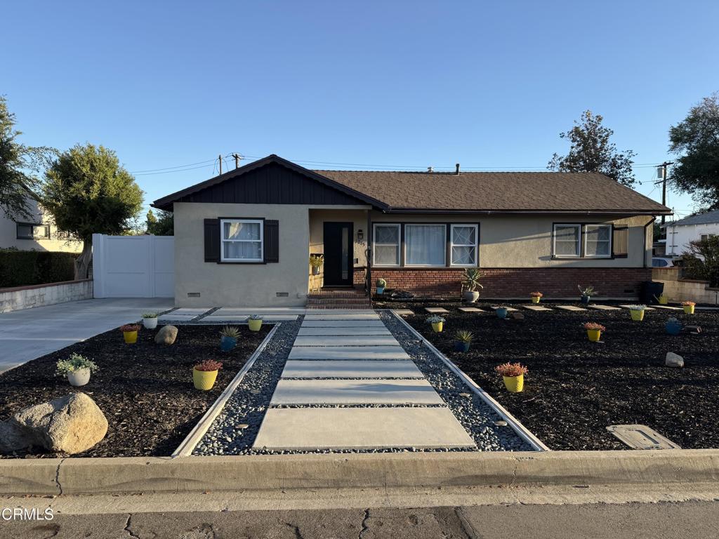 1075 Chevron Court Property Photo 1