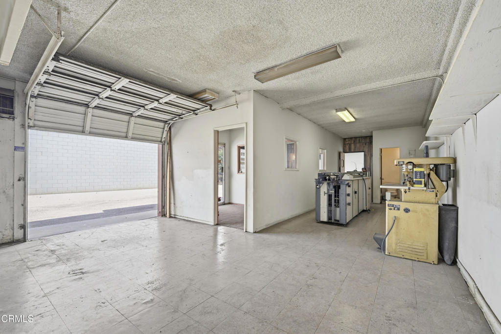 915 W Olive W Property Photo 5