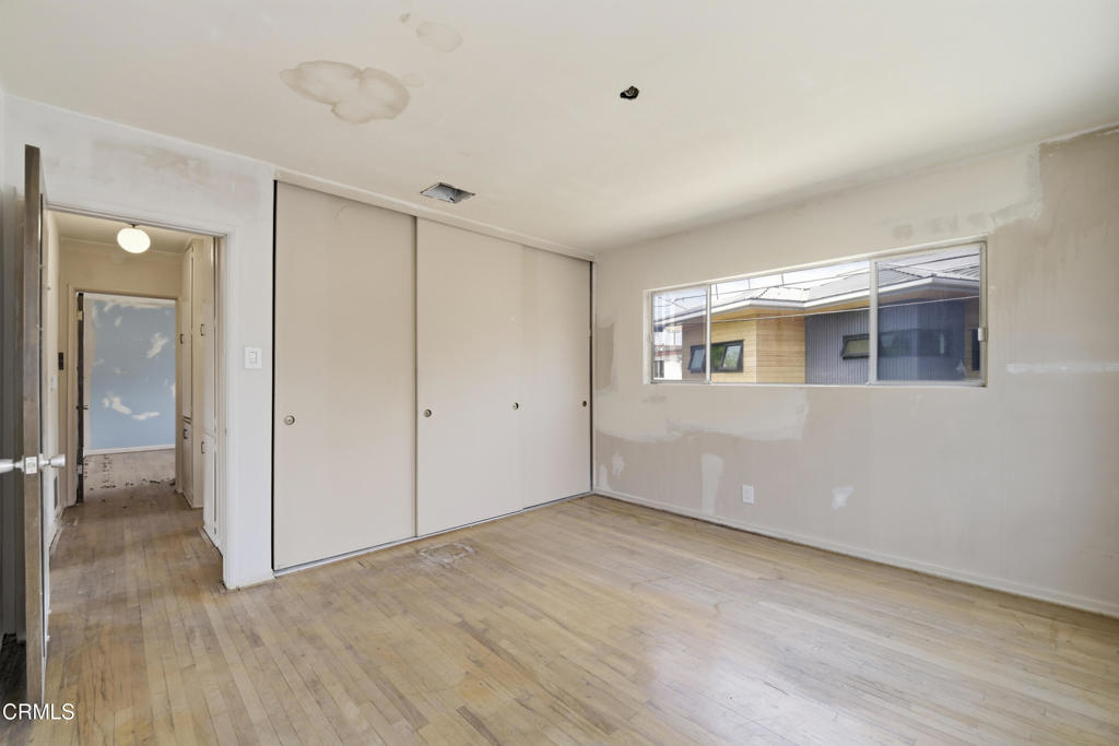 915 W Olive W Property Photo 16