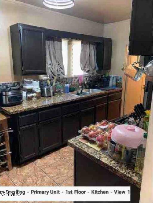 1652 W 67th Street Property Photo 3