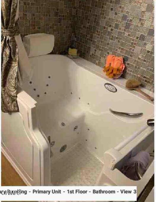 1652 W 67th Street Property Photo 4