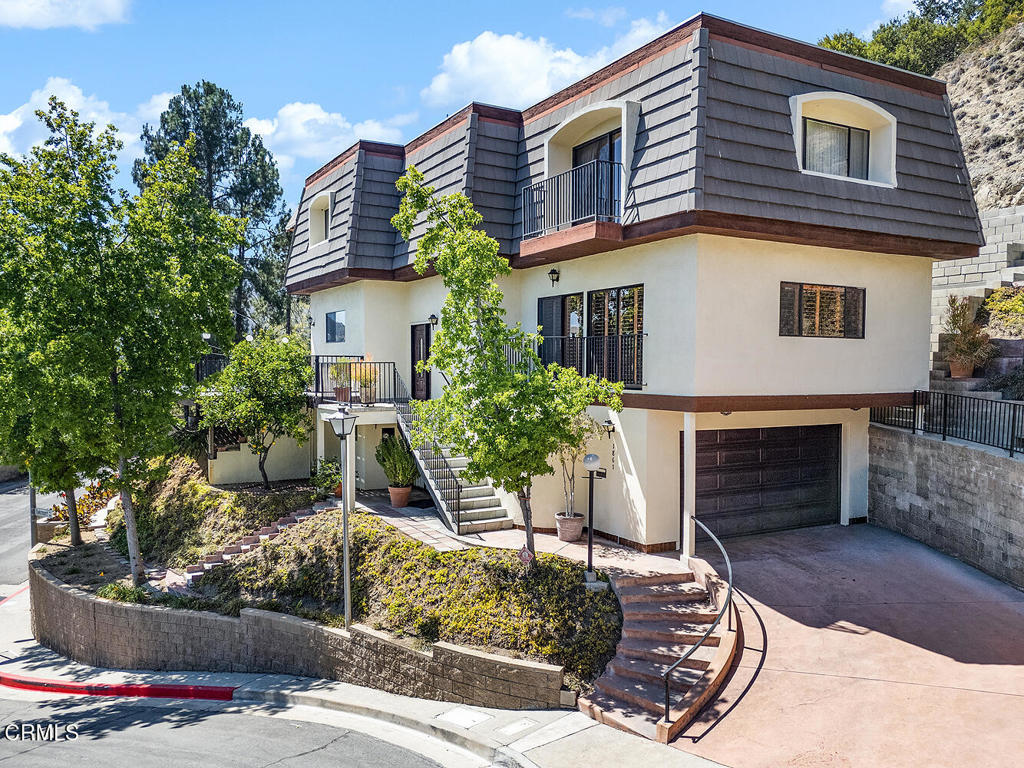1861 Oakmont Terrace Property Photo 3
