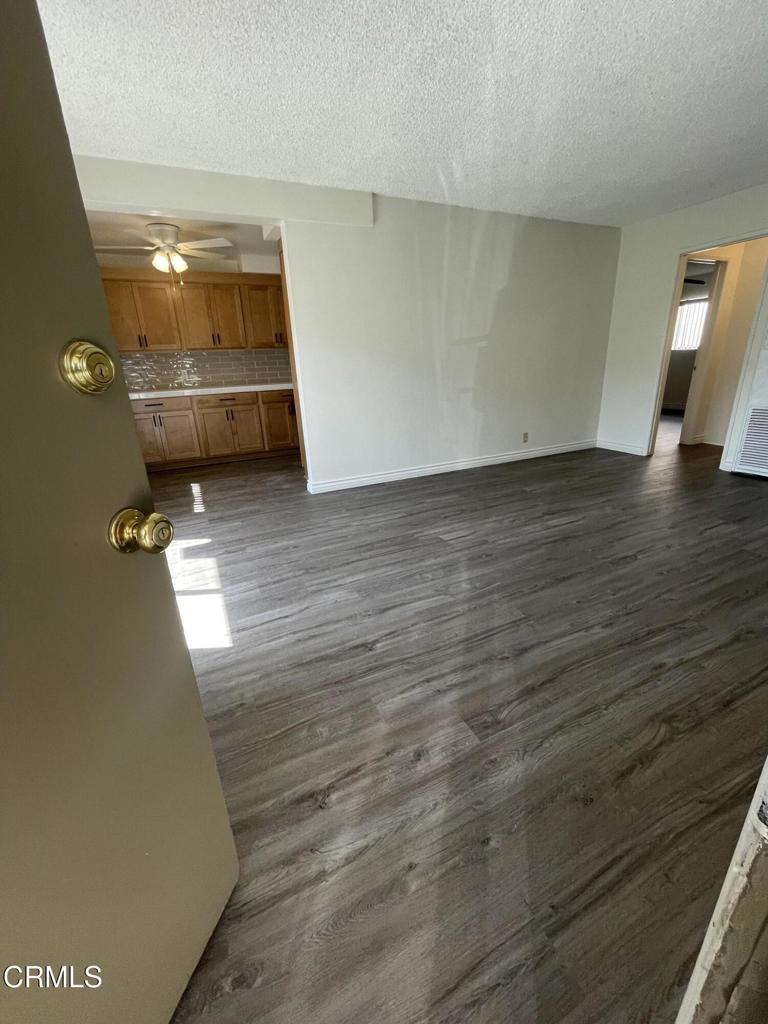 2707 Montrose Avenue 3 Property Photo 4
