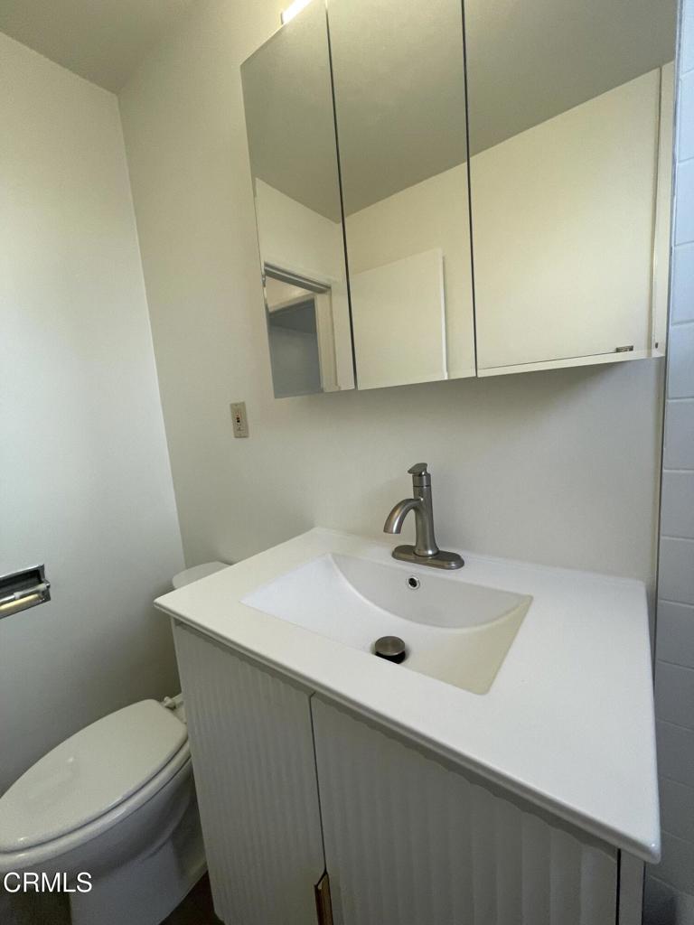 2707 Montrose Avenue 3 Property Photo 15