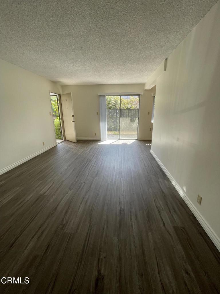2707 Montrose Avenue 3 Property Photo 18