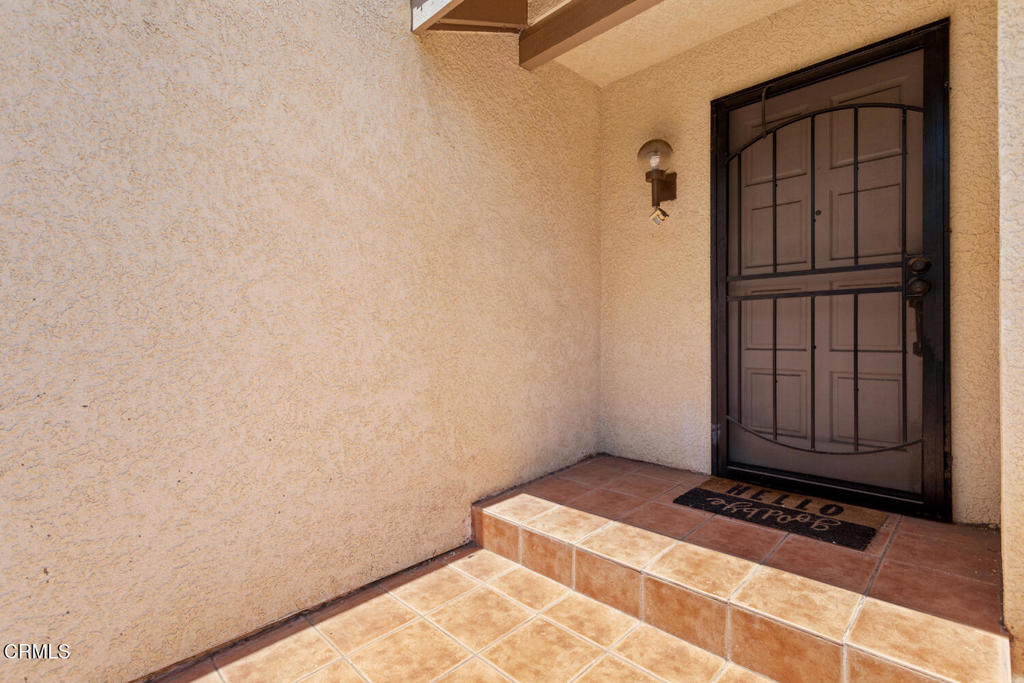 18409 Collins Street F Property Photo 5