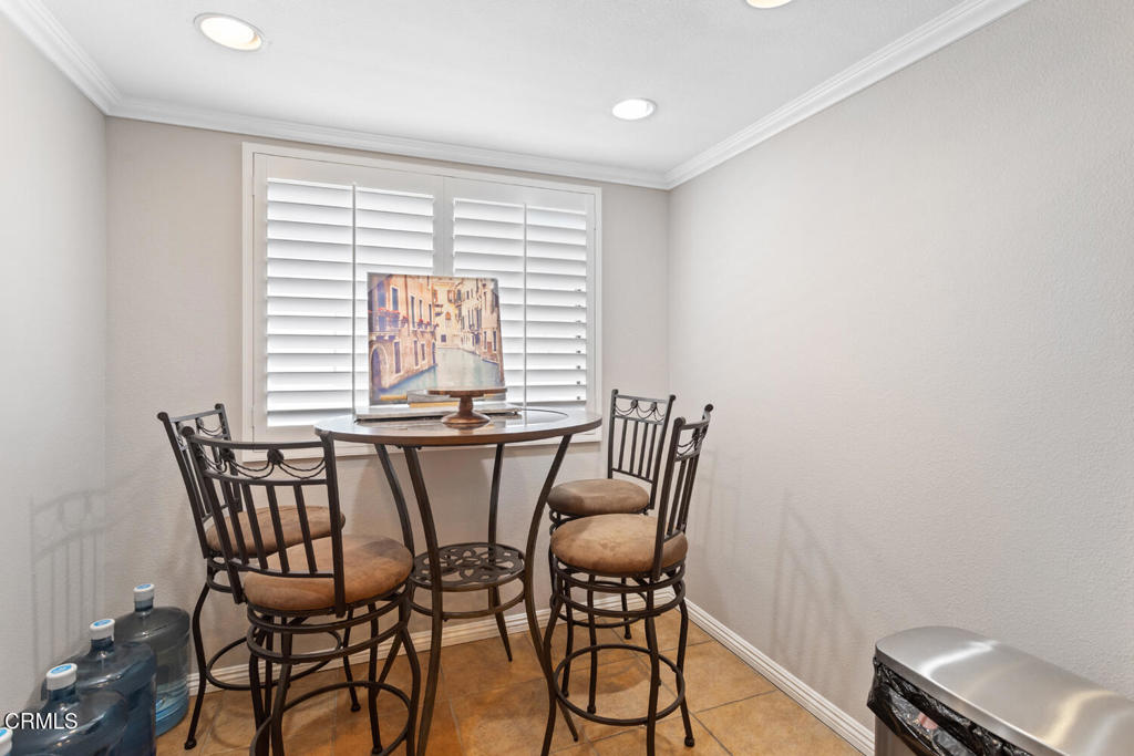 18409 Collins Street F Property Photo 10