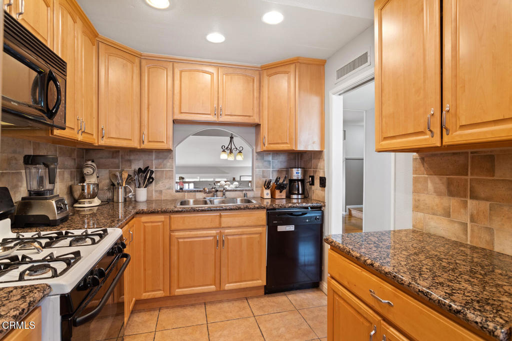 18409 Collins Street F Property Photo 11