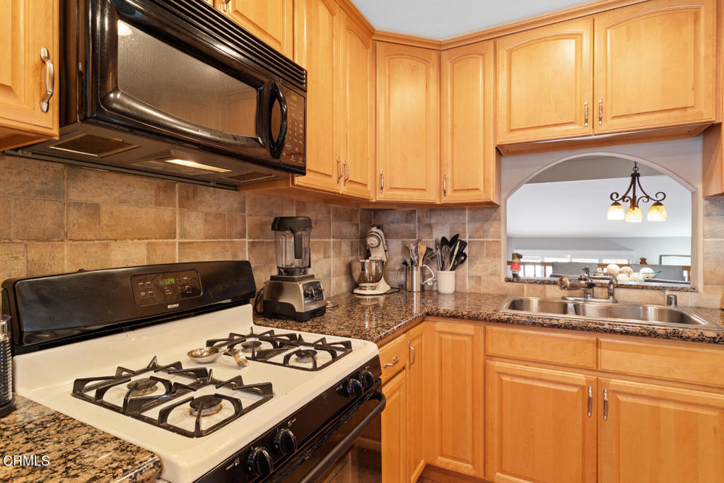 18409 Collins Street F Property Photo 13