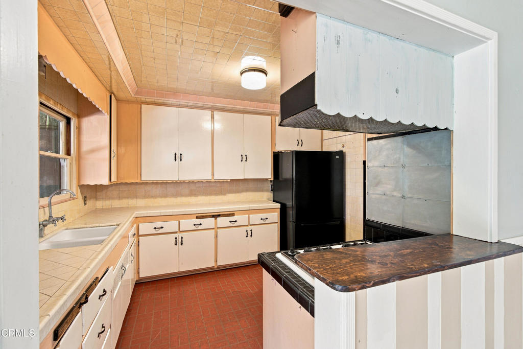 10639 Olive Street Property Photo 6