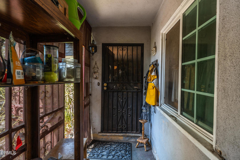 10435 Asher Street Property Photo 5