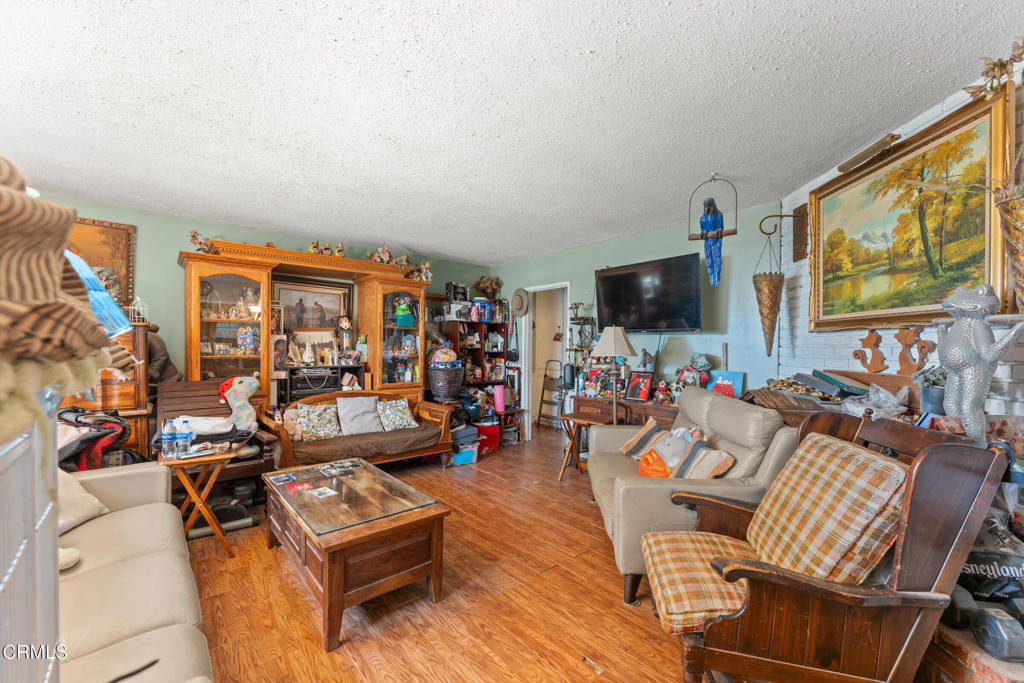 10435 Asher Street Property Photo 6